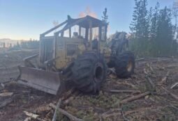 Cat 518 Grapple skidder